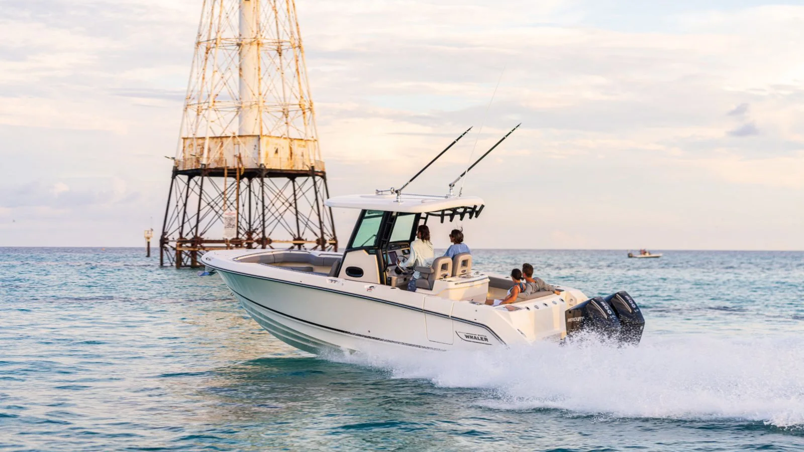 Boston Whaler 280 Outrage running from the official model page